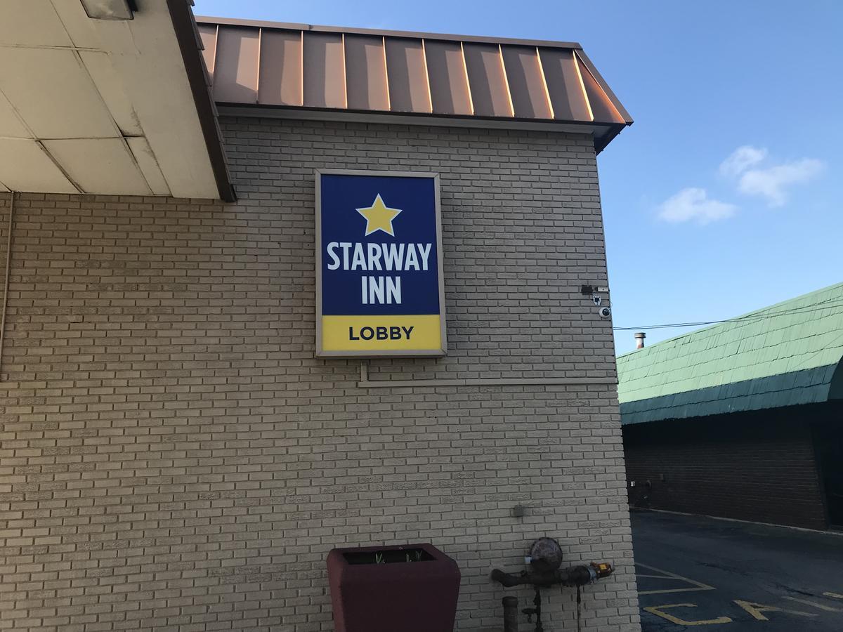 Starway Inn Лансинг Екстериор снимка